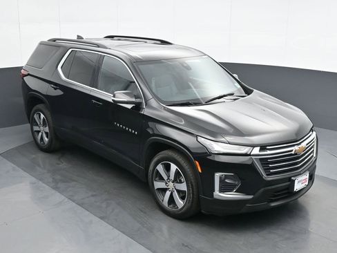 Used 2023 Chevrolet Traverse LT w/ LT Premium Package image 24
