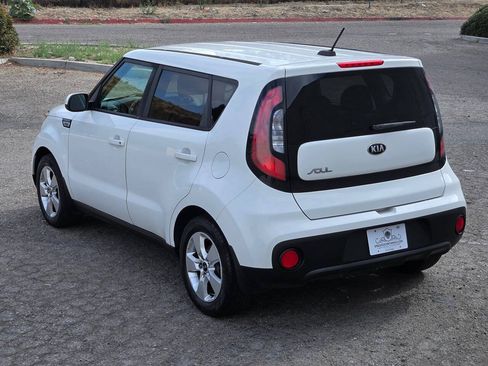 Used 2017 Kia Soul FWD image 10