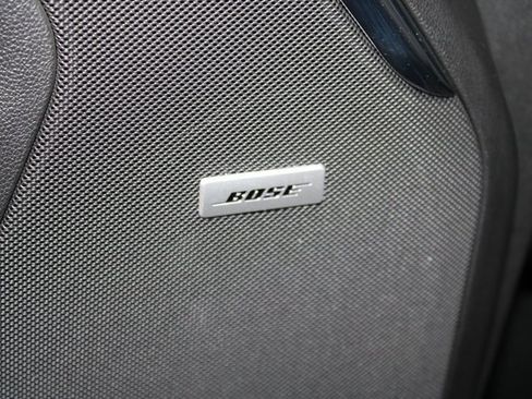 Used 2025 GMC Yukon Denali w/ Advanced Technology Package image 40