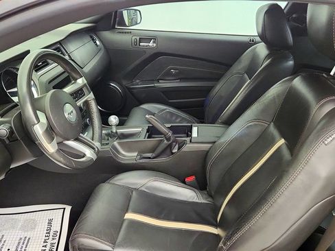 Used 2010 Ford Mustang GT Premium RWD image 17