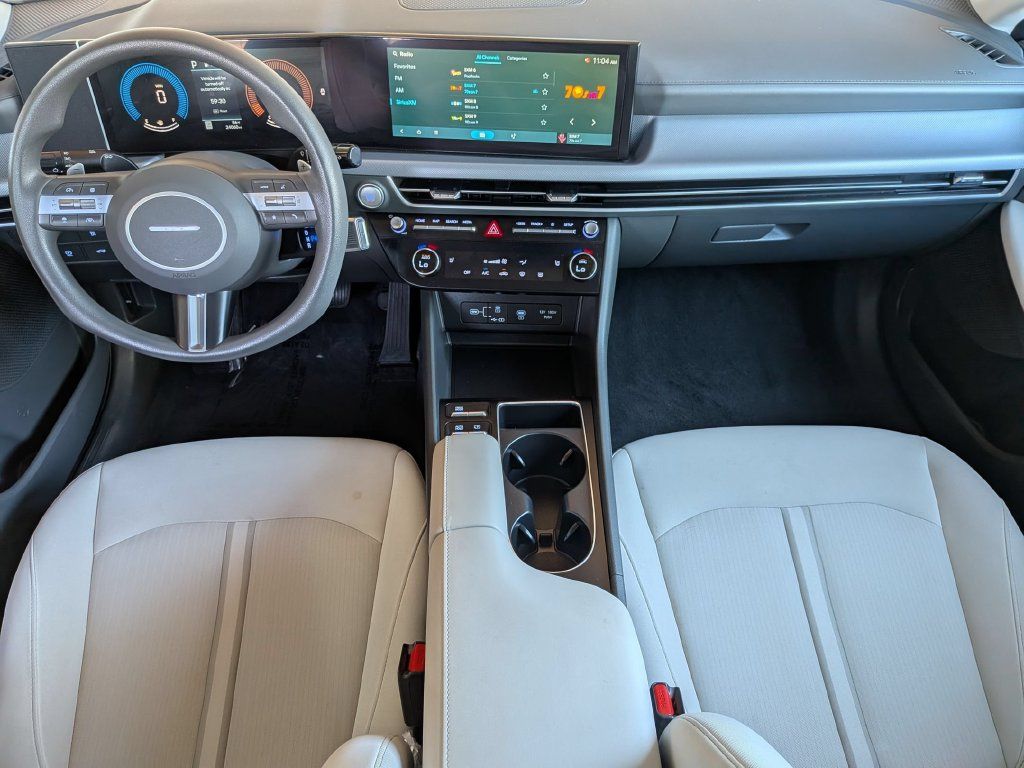 Used 2025 Hyundai Sonata SEL FWD image 21