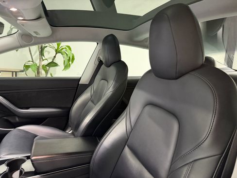 Used 2020 Tesla Model 3 Long Range image 11