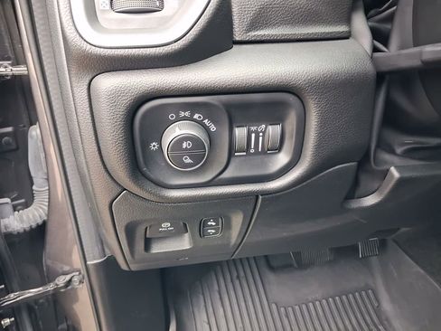 Used 2023 RAM 1500 Laramie image 26