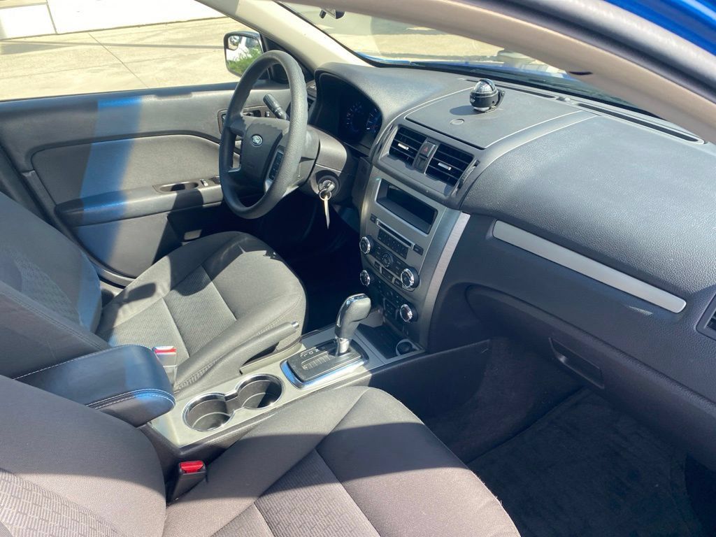 Used 2011 Ford Fusion SE FWD image 19