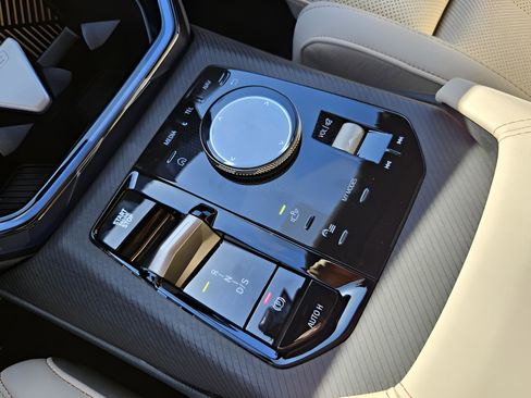 New 2025 BMW X3 xDrive30i w/ Premium Package image 23