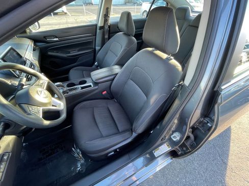 Used 2025 Nissan Altima 2.5 SV image 37