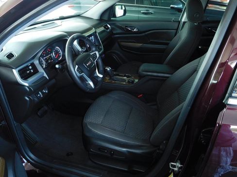 Used 2017 GMC Acadia SLE w/ LPO, Floor Liner Package AWD/4WD image 10