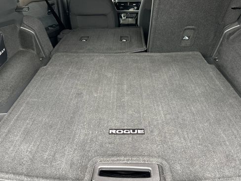 Used 2022 Nissan Rogue SV image 17