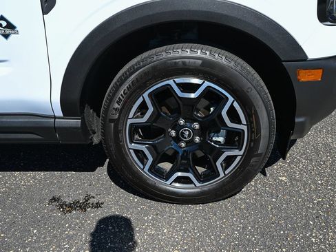 Certified 2025 Ford Bronco Sport Outer Banks w/ Outer Banks Tech Package+ AWD/4WD image 15