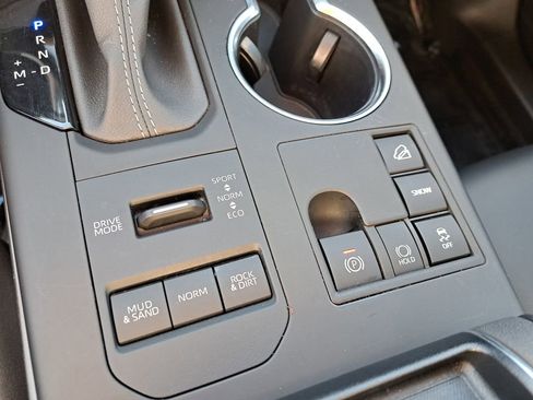 Certified 2023 Toyota Highlander XLE image 30