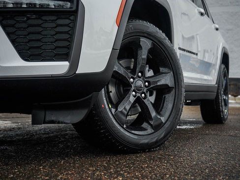 New 2026 Jeep Grand Cherokee Limited w/ Limited Altitude Package AWD/4WD image 6