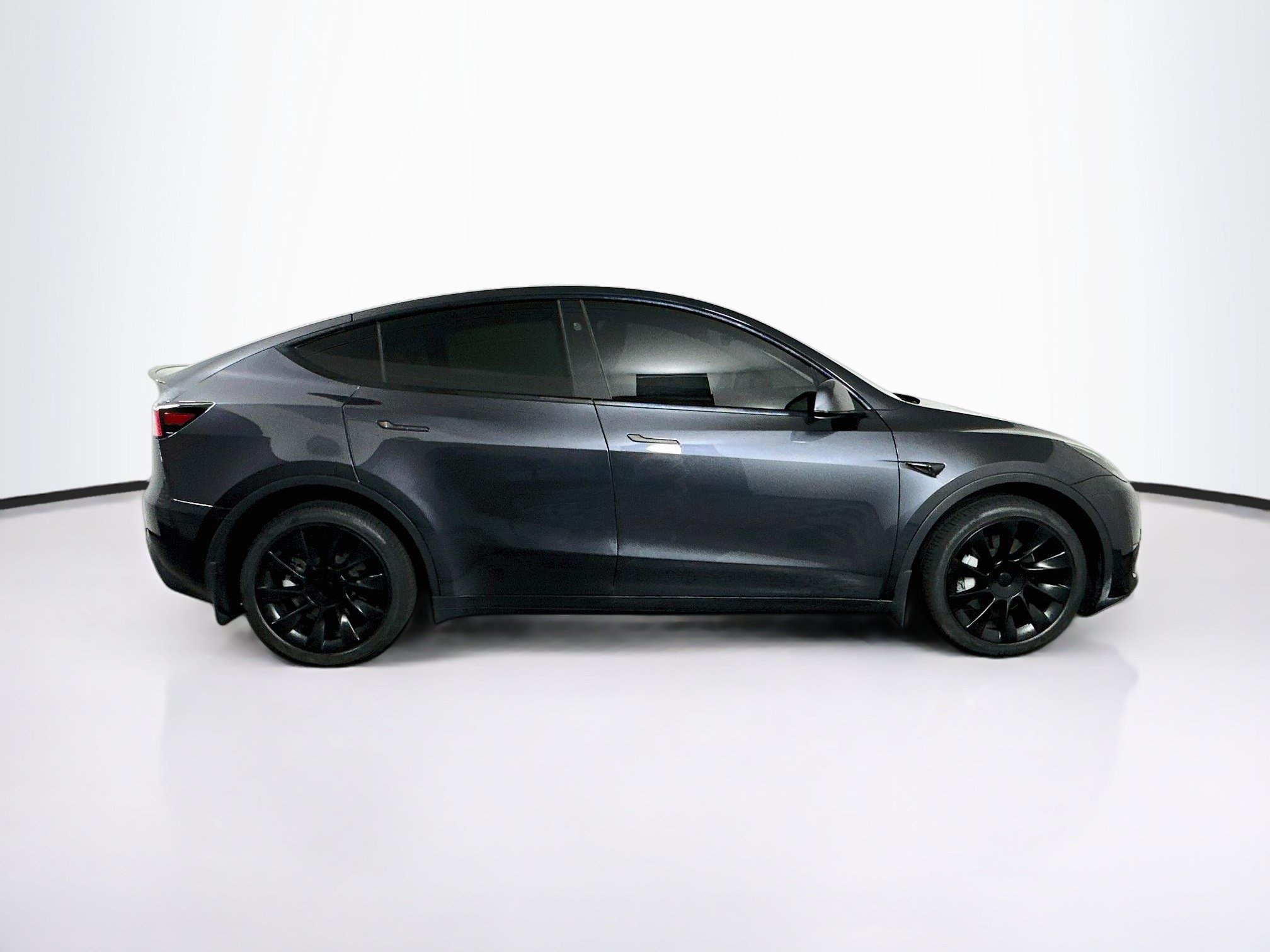 Used 2024 Tesla Model Y Long Range AWD/4WD image 10