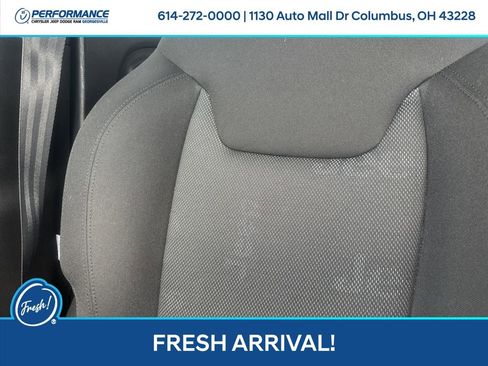 Used 2016 Jeep Renegade Latitude w/ Cold Weather Group image 23