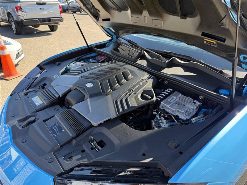 Used 2024 Lamborghini Urus Performante AWD/4WD image 12