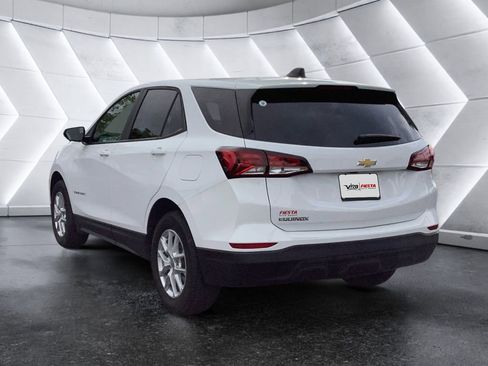Used 2024 Chevrolet Equinox LS w/ LS Convenience Package FWD image 6