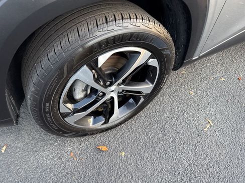 Used 2024 Chevrolet Trax RS w/ Driver Confidence Package image 2