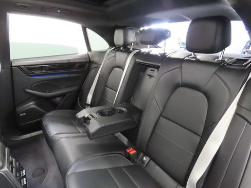 Certified 2025 Porsche Macan 4 Electric AWD/4WD image 42