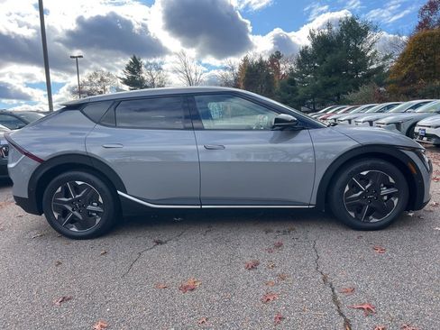 New 2025 Kia EV6 Light w/ Light LR Technology Package image 4