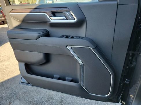 Certified 2025 GMC Sierra 1500 SLT image 21