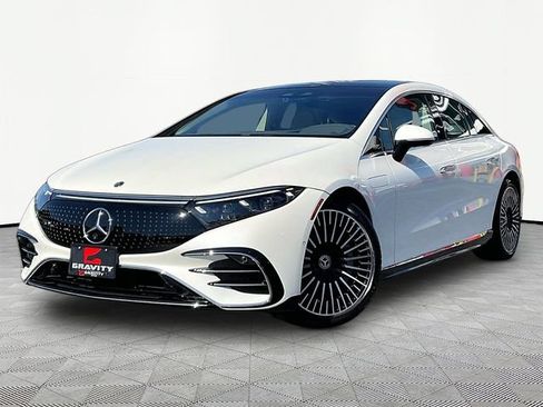 Used 2022 Mercedes-Benz EQS 580 4MATIC Sedan image 3