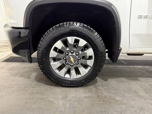 Used 2022 Chevrolet Silverado 2500 Custom w/ Custom Convenience Package image 23
