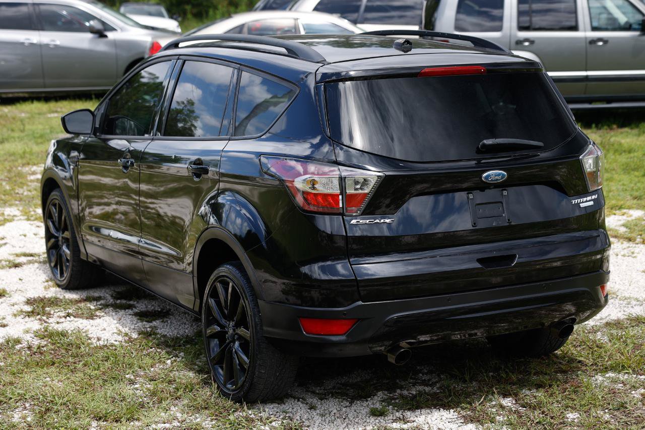 Used 2017 Ford Escape Titanium FWD image 5