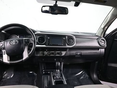 Used 2016 Toyota Tacoma SR5 w/ SR5 Appearance Package (SN) AWD/4WD image 15