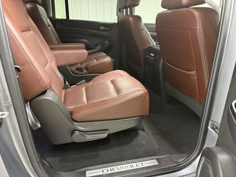 Used 2019 Chevrolet Suburban Premier w/ Premier Plus Edition AWD/4WD image 41