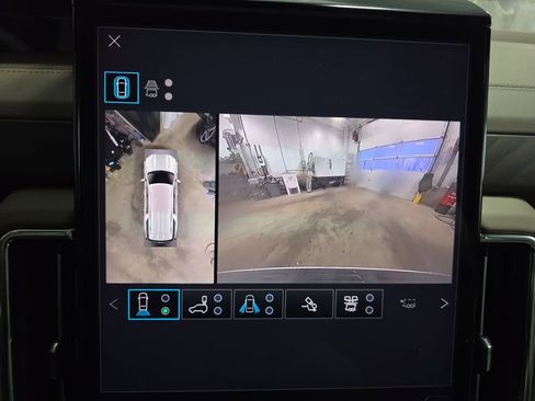 Used 2026 GMC Yukon XL Denali w/ Denali Reserve Package image 25