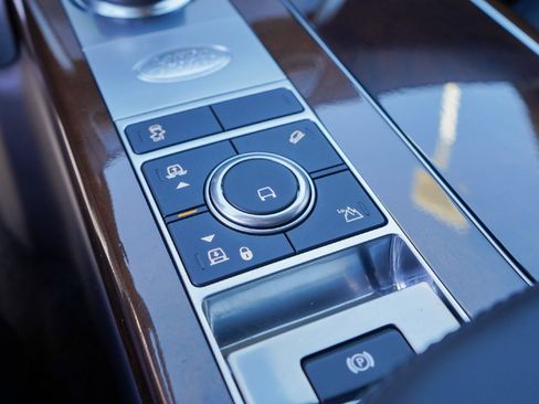 Used 2020 Land Rover Range Rover HSE image 14