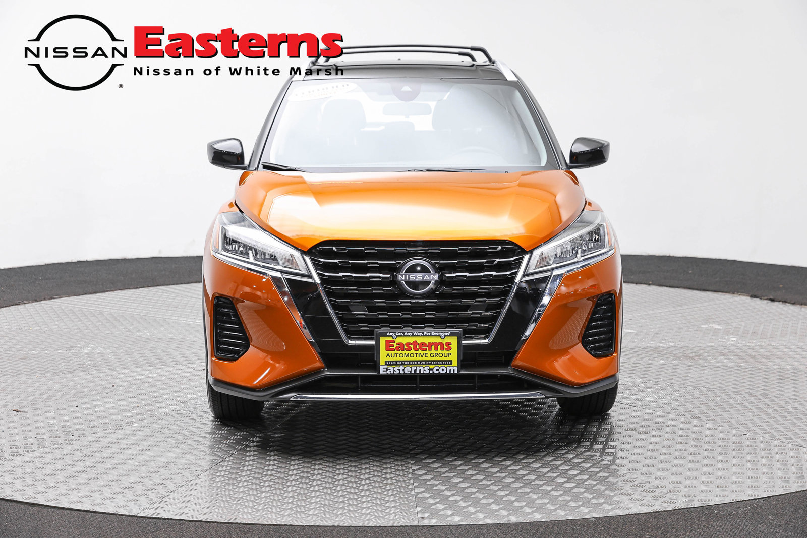 Used 2024 Nissan Kicks SV w/ Exterior Package FWD image 2