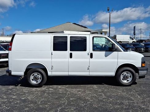 New 2025 GMC Savana 3500 w/ Driver Convenience Package RWD image 7