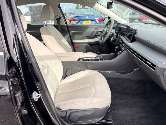 Used 2025 Hyundai Sonata SEL FWD image 9