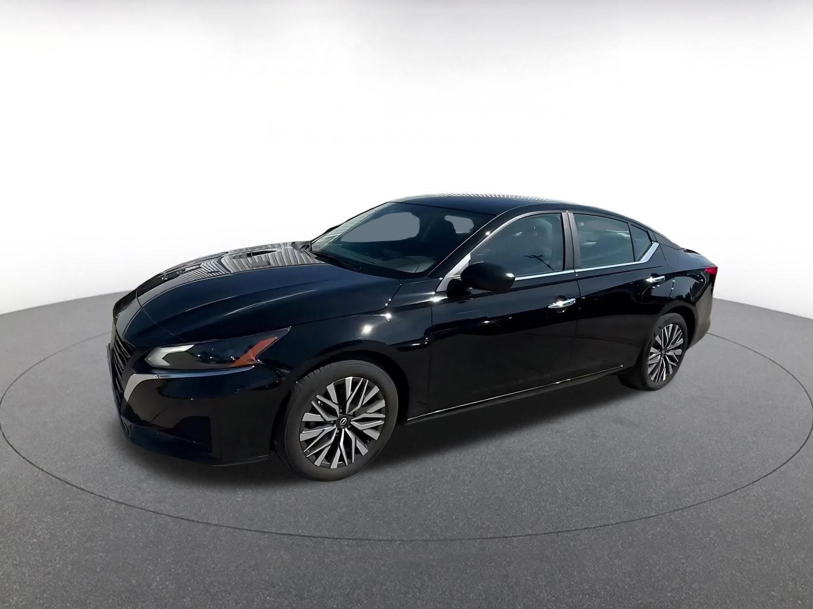 Used 2025 Nissan Altima 2.5 SV FWD image 7