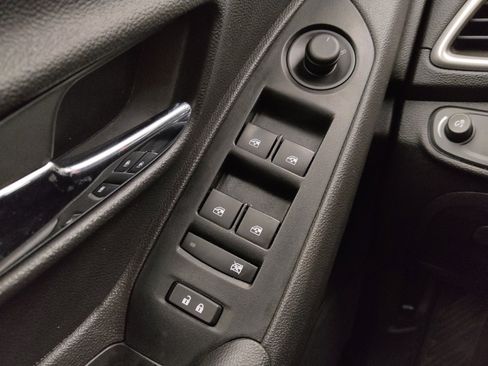 Used 2020 Chevrolet Trax LS w/ Tint and Cruise Package image 27