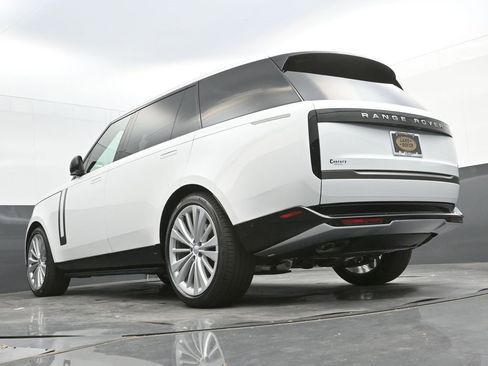 New 2025 Land Rover Range Rover Long Wheelbase SE image 37
