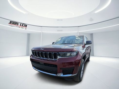New 2025 Jeep Grand Cherokee L Laredo image 6
