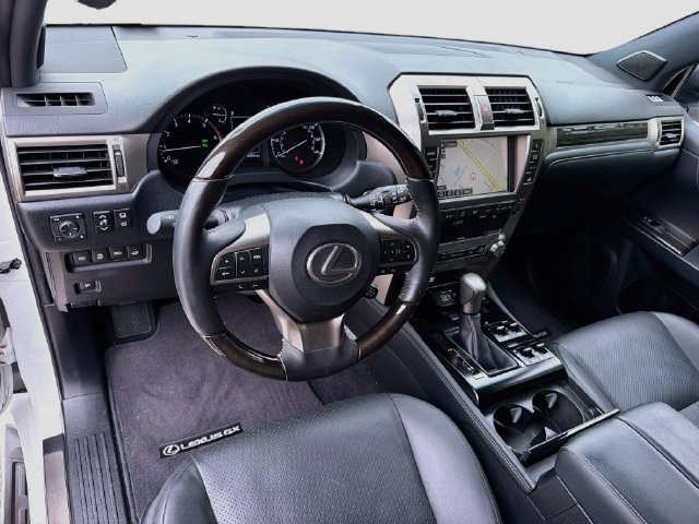 Used 2021 Lexus GX 460 Luxury w/ Accessory Package AWD/4WD image 27