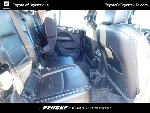 Used 2020 Jeep Gladiator Overland image 4