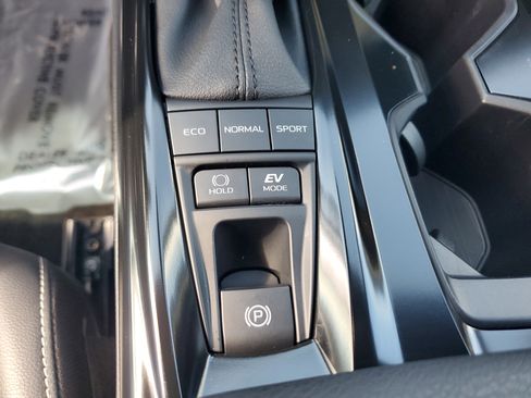 Used 2025 Toyota Camry SE image 23