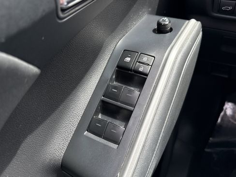 Used 2022 Toyota Highlander XLE image 30