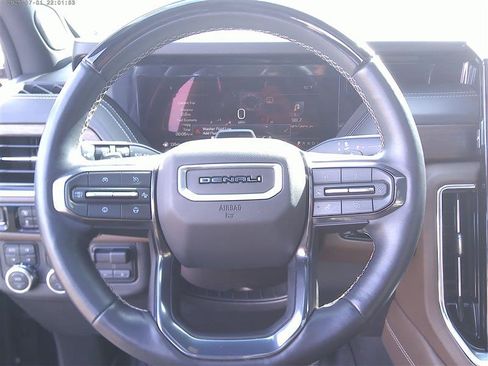Used 2025 GMC Yukon XL Denali Ultimate AWD/4WD image 15