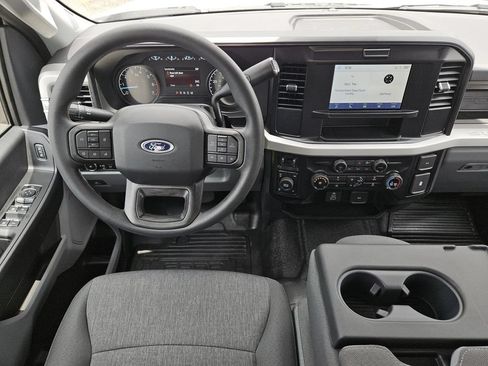 New 2026 Ford F250 XL w/ XL Chrome Package AWD/4WD image 4