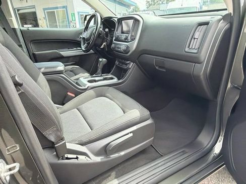 Used 2018 Chevrolet Colorado LT w/ LT Convenience Package AWD/4WD image 9