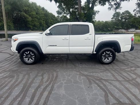 Used 2021 Toyota Tacoma TRD Off-Road w/ Technology Package RWD image 2
