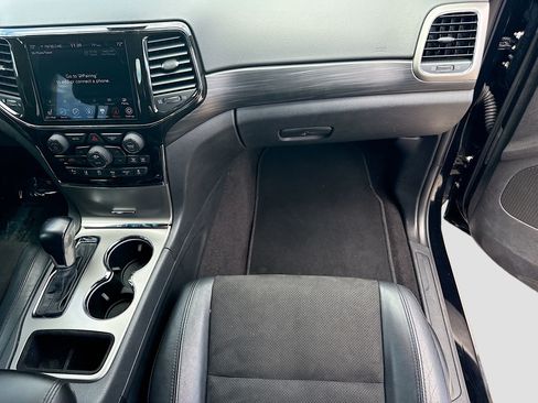 Used 2021 Jeep Grand Cherokee Laredo X RWD image 18