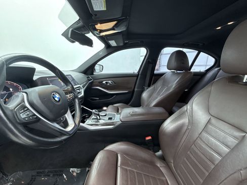 Used 2019 BMW 330i Sedan w/ Premium Package image 11