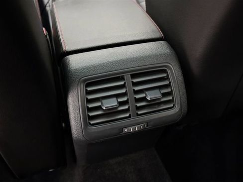 Used 2017 Volkswagen GTI SE image 25