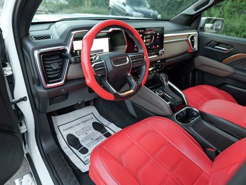 Used 2024 GMC Canyon Denali AWD/4WD image 20