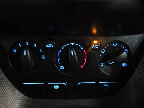 Used 2016 Ford Transit Connect XL image 33